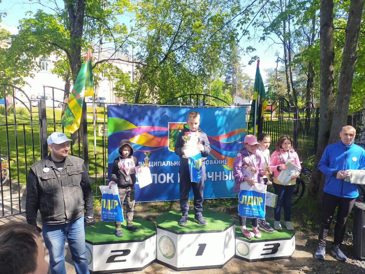 Ярмарка в калуге ктз. Мероприятие 3 июня. День молодежи план мероприятий. Казанская набережная тула сцена. Мероприятие 3 июня.