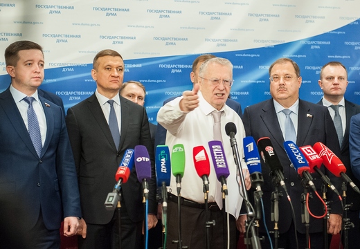 Жириновский требует запретить делить жилье на доли