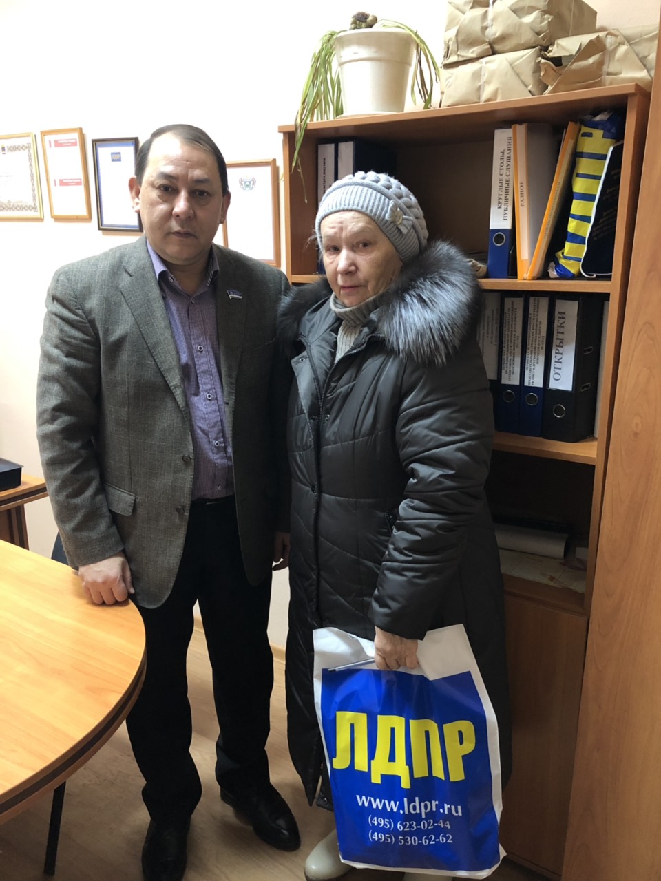 Мурат Тулебаев получил благодарственное письмо от избирателей