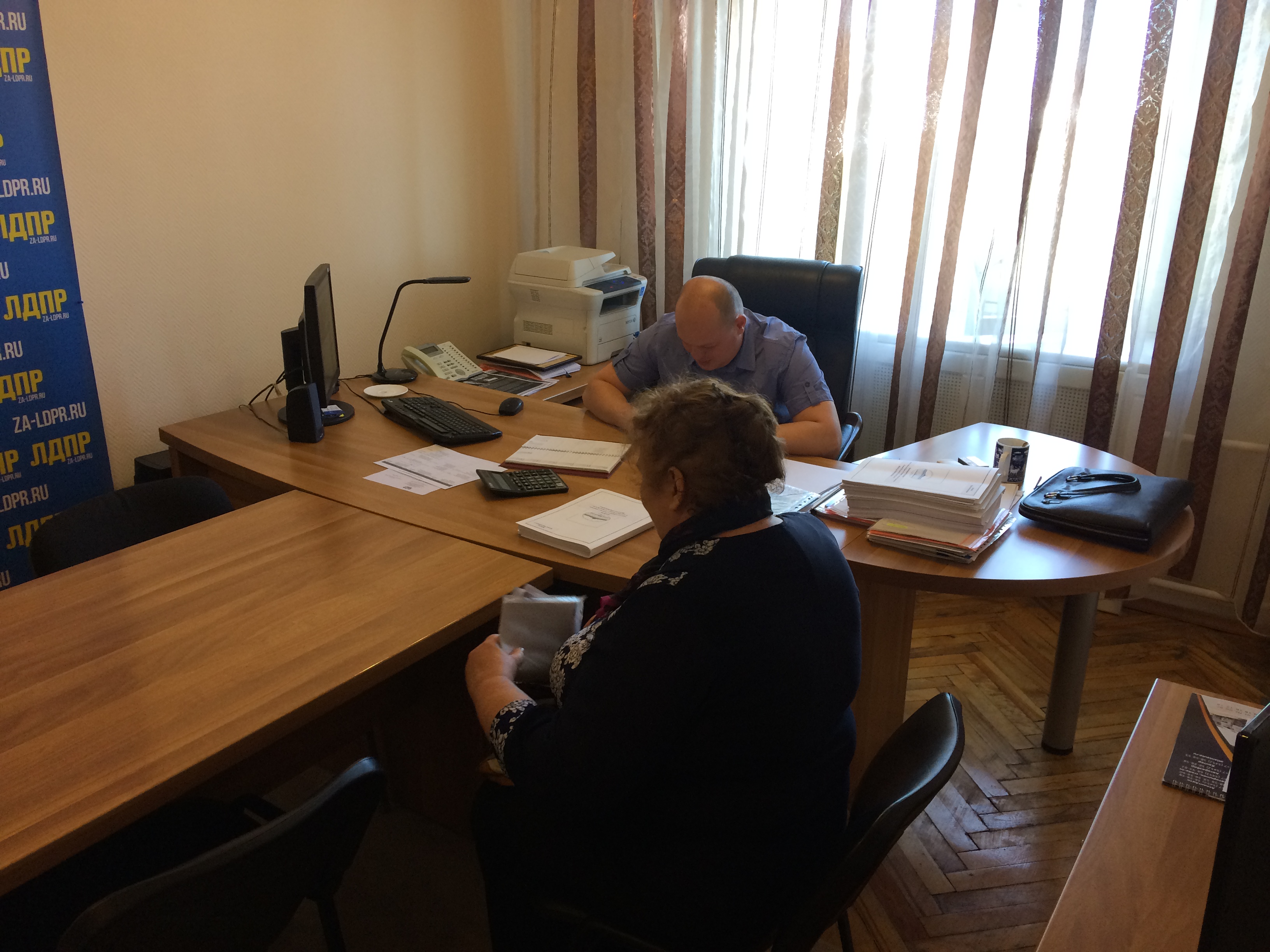 Артем Зайцев провел прием граждан в Тюмени