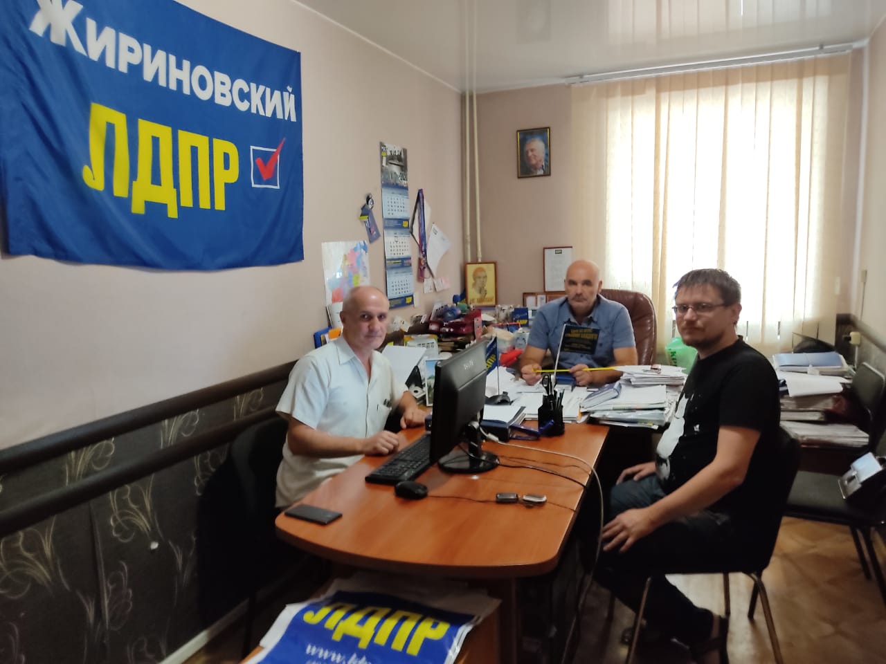 Рабочая встреча координатора ТРО Леонида Булатова с депутатами Законодательного собрания Тверской области