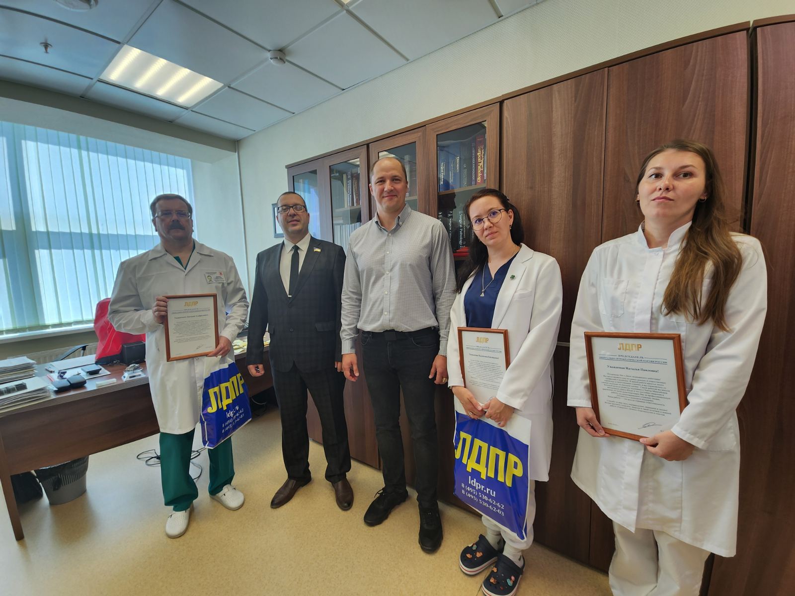 Виктор Сысун встретился с врачами Сургута и поблагодарил медиков за работу 