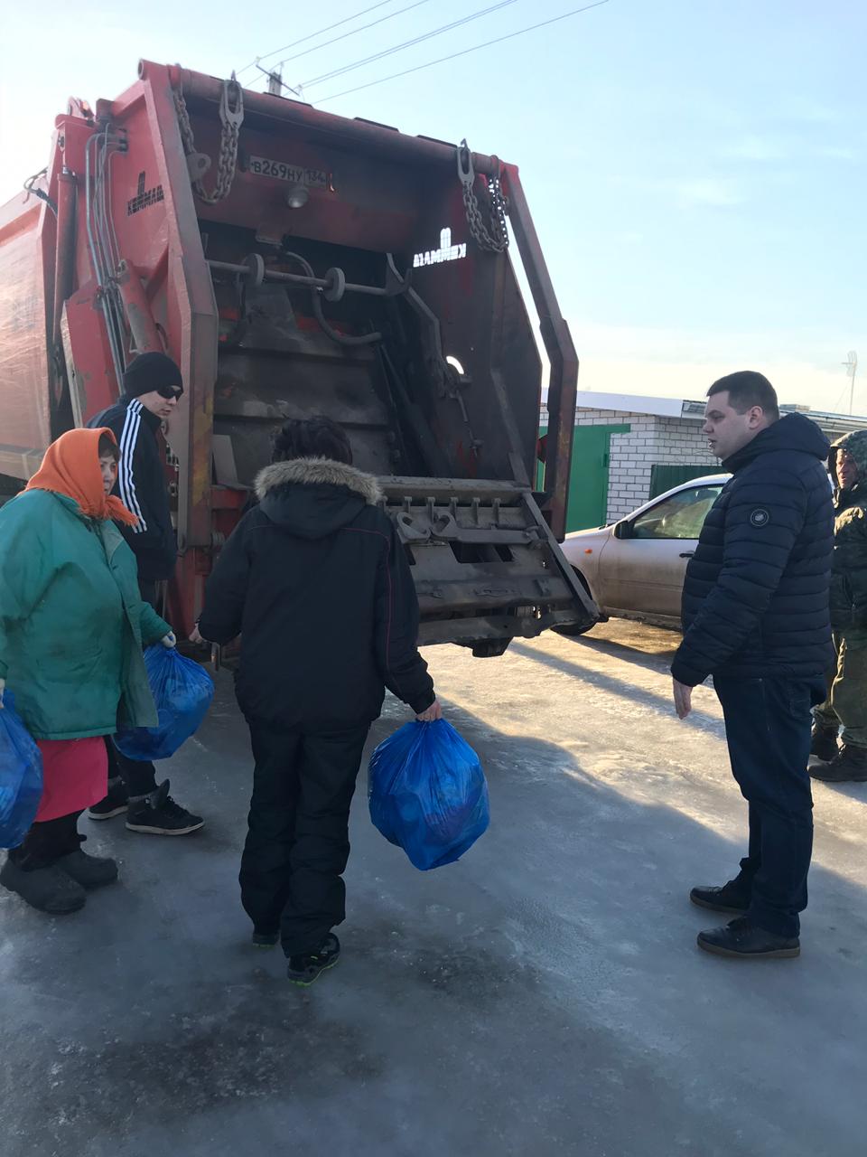 ЛДПР вместе с жителями и журналистами проверили обоснованность мусорных нормативов