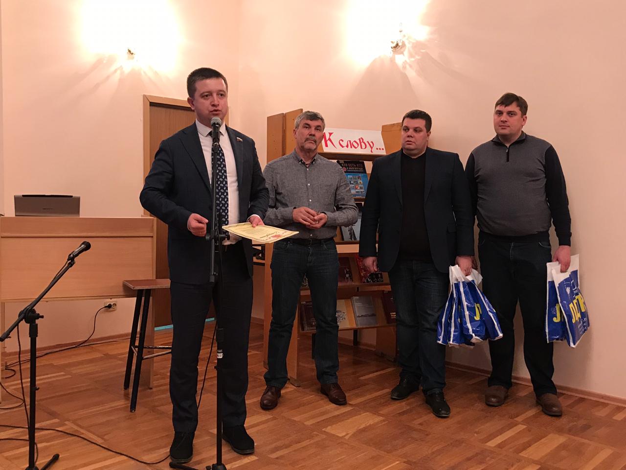 Игорь Торощин поблагодарил Андрея Прошакова за вклад в культурную жизнь региона