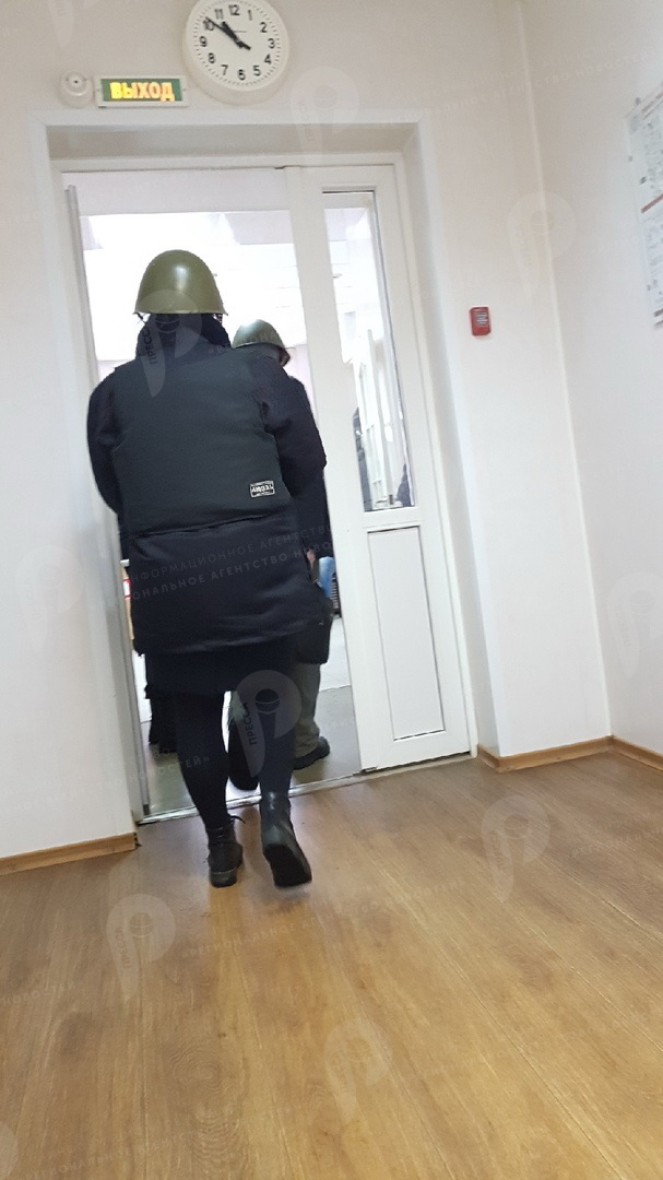 Вологодских школьников срочно эвакуируют