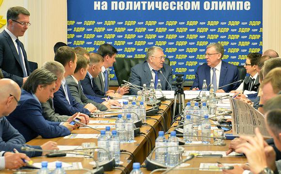 Фракция ЛДПР встретилась с Алексеем Кудриным