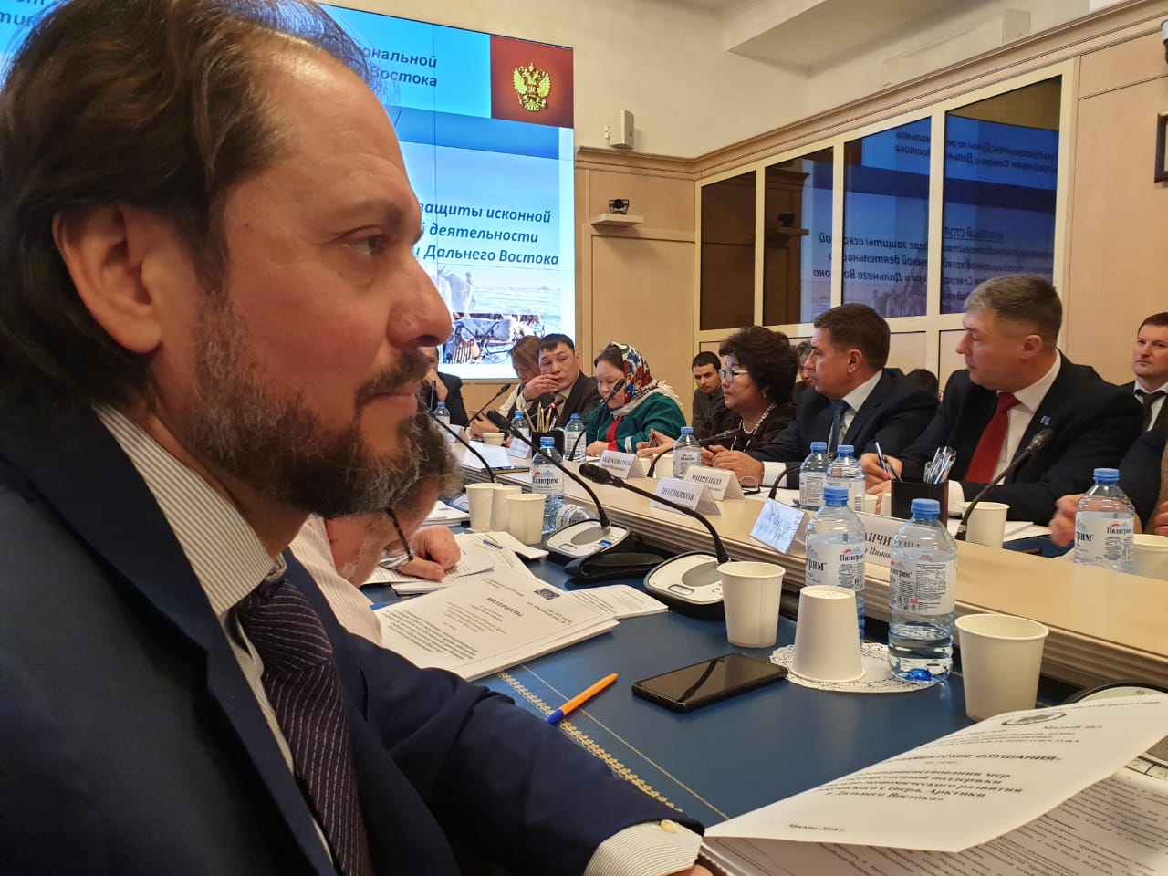 Владимир Сысоев выступил на круглом столе о проблемах в сфере защиты исконной среды обитания коренных народов Севера, Сибири и Дальнего Востока