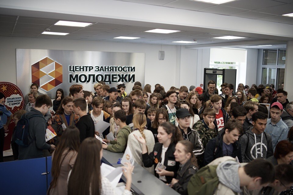 Владимир Жириновский призвал занять молодежь, чтобы прекратить нападения